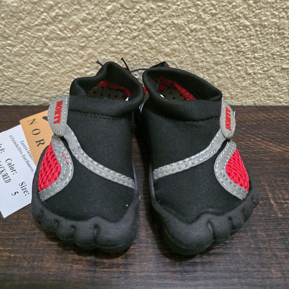 Norty Boys Water Shoes Beach Footwear‎ Black & Red NWT Size Toddler 5